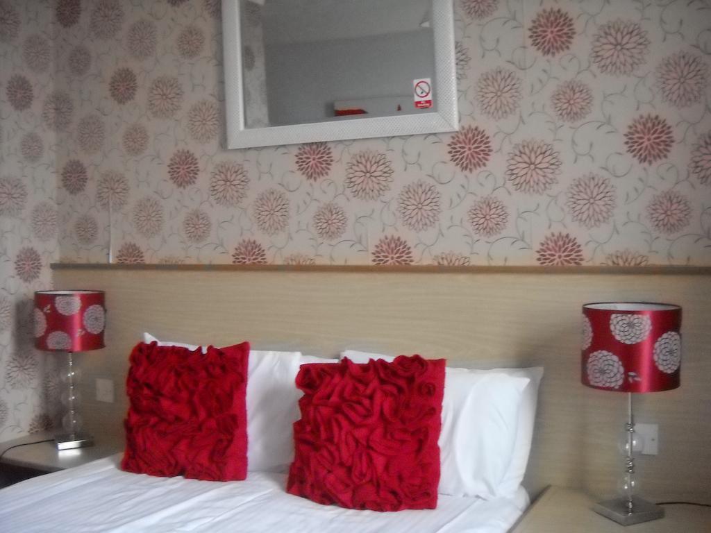 Carbeile Inn Torpoint Room photo